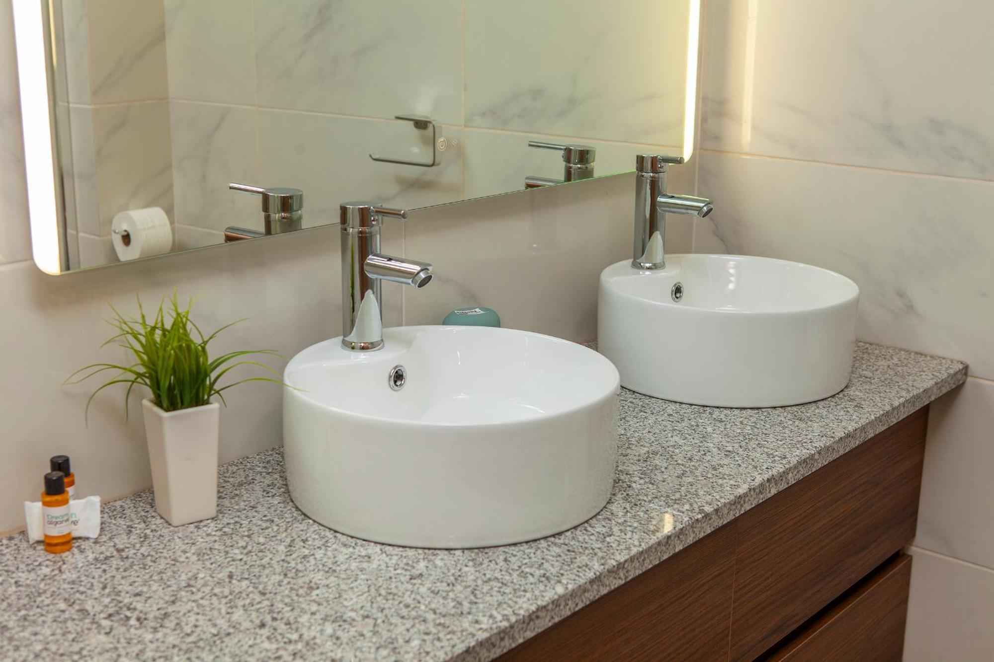 Baluarte Apartments Lagos Ngoại thất bức ảnh